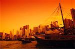 Navire dans un port, Hong Kong, Chine