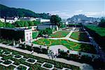 Vue angle élevé un palais entouré d'un jardin, le Palais Mirabell, Salzbourg, Autriche