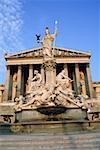 Brunnen vor einem Regierungsgebäude, Pallas Athene Brunnen, Parlamentsgebäude, Wien, Österreich