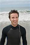 Portrait d'un homme portant Wetsuit