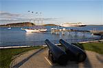 Bateau de croisière et la goélette de Todd Margaret à Bar Harbor, Maine, États-Unis