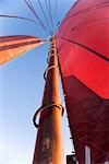 Blick nach oben am Mast des Margaret Todd Schoners, Bar Harbor, Maine, USA