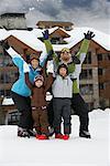 Porträt der Familie im Skigebiet, Whistler, Britisch-Kolumbien, Kanada