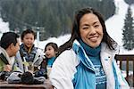 Familie im Skigebiet, Whistler, Britisch-Kolumbien, Kanada