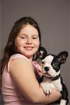 Porträt von Mädchen mit Hund