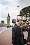 Gens d'affaires au transport, Londres, Angleterre