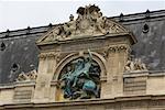 Sculptures sur le bâtiment, Paris, France