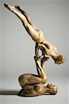 Voir le profil:: deux acrobates hommes effectuant
