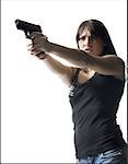 Femme violente avec une arme de poing