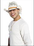 Porträt eines jungen Mannes trägt einen Cowboy-Hut