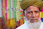 Portrait d'un homme senior portant un turban