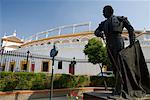 Stierkämpfer Statue außerhalb des Plaza de Toros De La Maestranza, Sevilla, Spanien