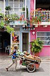 L'homme produit vente, à Cartagena, Colombie