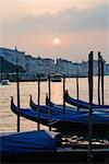 Gondoles sur Canal, Venise, Vénétie, Italie