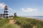 Phare de la pointe ouest et plage, Cedar Dunes Provincial Park, Prince Edward Island, Canada