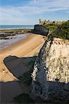 Château sur la falaise côtière, Kent, Angleterre