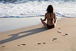 Femme sur la plage