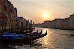 Gondeln auf dem Canal Grande, Venedig, Italien