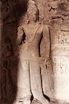 Statue sculptée sur le mur dans une grotte, Ellora, Aurangabad, Maharashtra, Inde