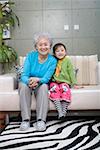 Un portrait de grand-mère et petite-fille