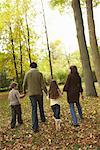 Familie, Wandern im Herbst