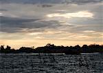 Nuages sur un marais, Delta de l'Okavango, Botswana