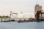 Lagertanks an einem Hafen, Innenhafen, Baltimore, Maryland, USA
