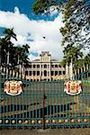 Façade d'un bâtiment public, State Capitol Building, Iolani Palace, Honolulu, îles d'Oahu, Hawaii, USA