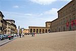 Touristes devant un palais, Palazzo Pitti, Florence, Italie