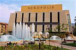 Brunnen vor einem Gebäude, Acropolis-Kongresszentrum, Nizza, Frankreich