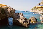 Formations rocheuses dans la mer, Capri, Campanie, Italie