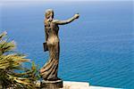 Weibliche Statue mit Blick auf das Meer von Ephesos, Türkei