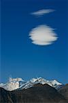 Panoramablick auf Schnee bedeckt Berge, Muktinath, Annapurna Range, Himalaya, Nepal