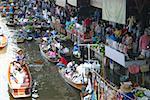 Vue angle élevé sur une marché, marché flottant, Thaïlande