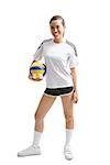 Jeune femme debout et tenant de volley-ball