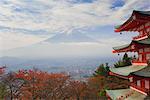 Tempel von Shimoyoshida und Mount Fuji, Fujiyoshida, Chubu, Honsu, Japan