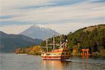 Bateau d'excursion sur Ashinoko et le Mont Fuji, Hakone, Honshu, Japon