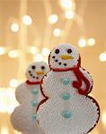 Biscuits de pain d'épice de bonhomme de neige