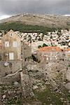 Vue d'ensemble de ruines et de la ville, Dubrovnik, Croatie