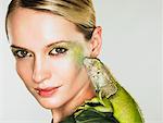 Portrait de femme avec Iguana