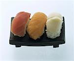 Drei Nigiri-Sushi