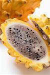 Pitahaya, coupées en deux