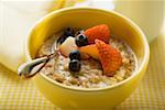 Porridge with milk and berries