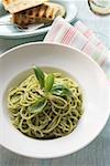 Spaghetti with pesto