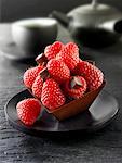 Petit gâteau au chocolat aux framboises pour accompagner le thé