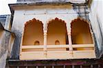 Faible angle vue du balcon d'un palais, Neemrana Fort Palace Neemrana, Alwar, Rajasthan, Inde