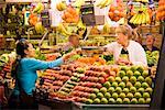 Stand de fruits à La Boqueria, Barcelone, Espagne