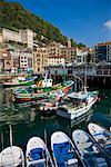 Bateaux de pêche dans le port de Getaria, Pays Basque, Espagne