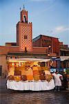 Straßenhändler in Jemaa El Fna, Medina von Marrakech, Marokko