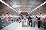 Gens dans le métro, Bilbao, Espagne